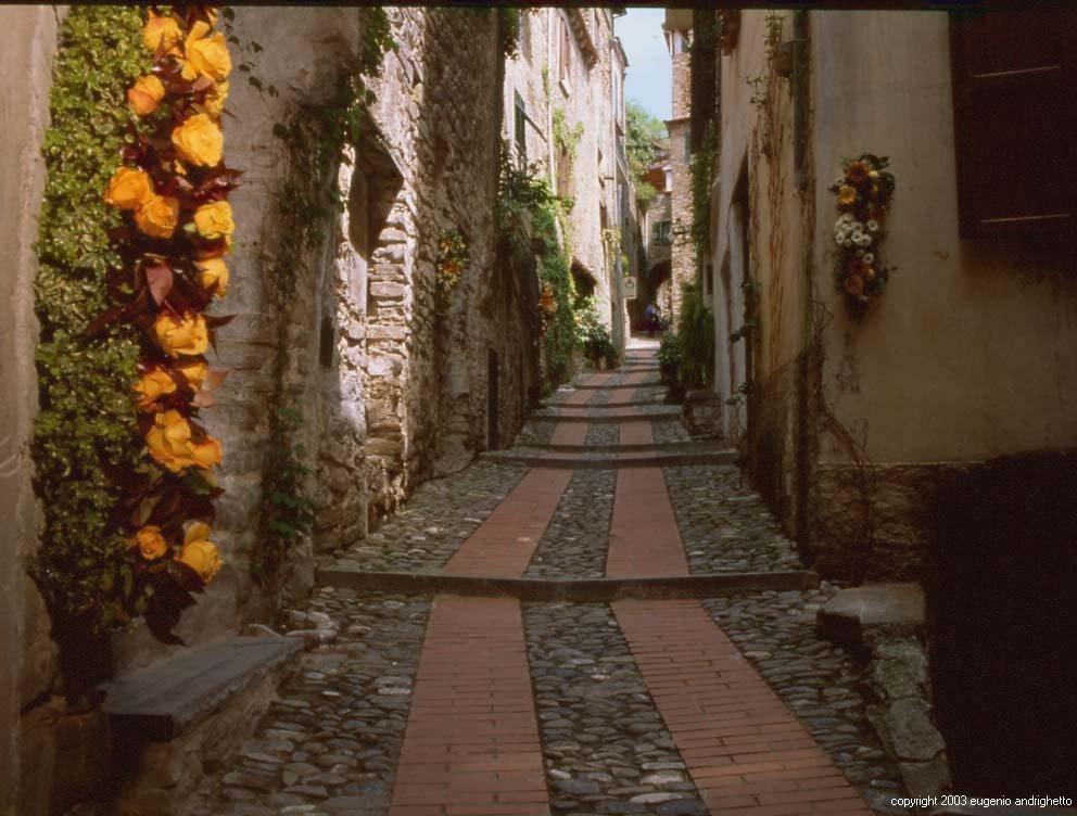 B&B Il Libro Verde Dolceacqua Exterior photo