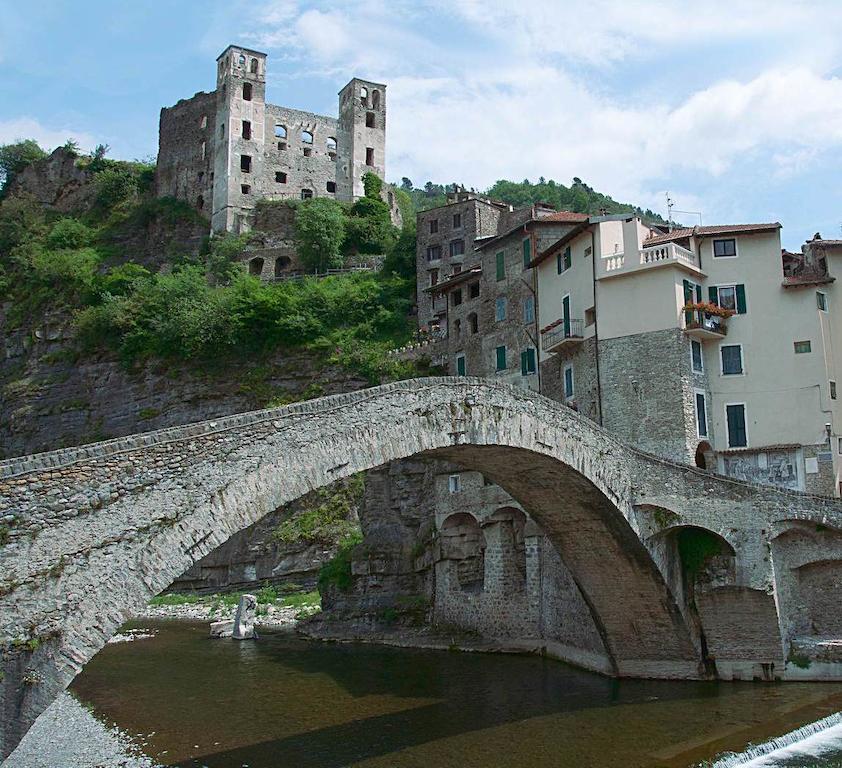 B&B Il Libro Verde Dolceacqua Exterior photo