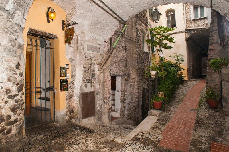 B&B Il Libro Verde Dolceacqua Exterior photo