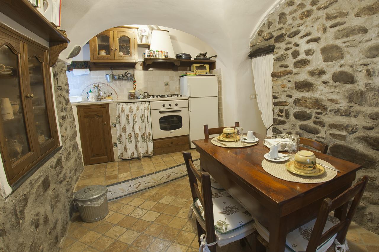 B&B Il Libro Verde Dolceacqua Exterior photo